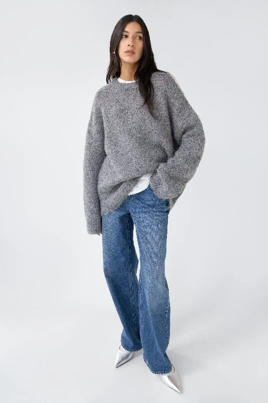 OVERSIZED CREWNECK SWEATER